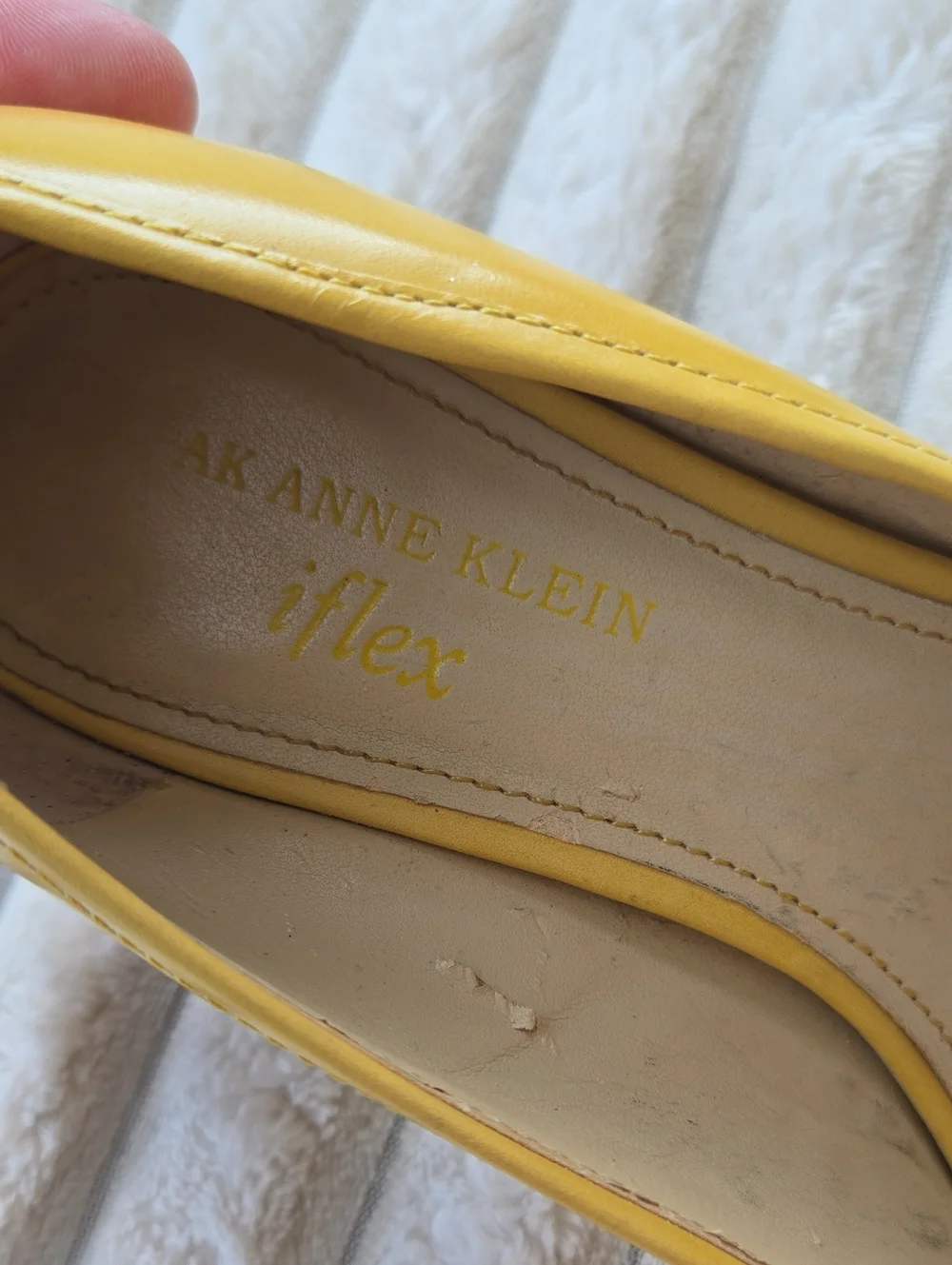 Anme Klein IFlex Seidek Banana Leather Open-toe Pump US 6.5